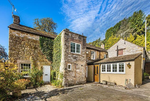 The Artists Loft - A Superb Cottage Sensitively Converted From A Grade II Listed 17Th Century Building 贝克韦尔 外观 照片