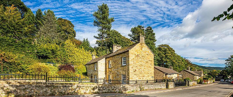 The Artists Loft - A Superb Cottage Sensitively Converted From A Grade II Listed 17Th Century Building 贝克韦尔 外观 照片